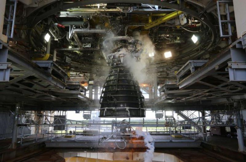 Motor pro experimentální raketoplán Phantom Express prošel zážehovými testy