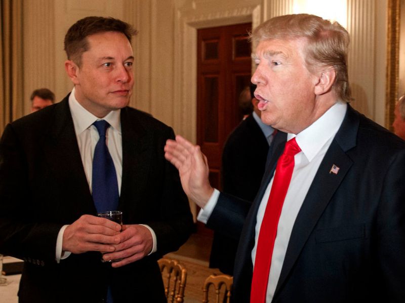 Musk vyhrožuje Trumpovi. Jestli odstoupí od pařížské dohody, přestane mu radit