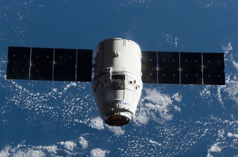 Recyklovaná kosmická loď Dragon dopravila na ISS vánoční dárky