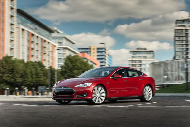 Registrace Tesla Model S vzrůstá, vede pohon všech kol