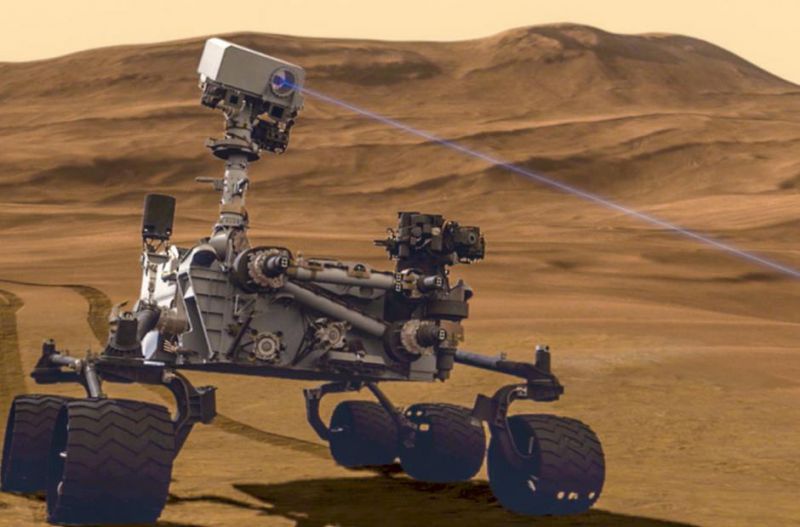 Slibná stopa: Rover Curiosity nalezl na Marsu stopy organických látek