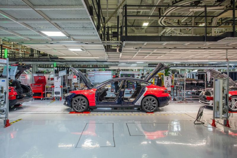 Tesla chce posunout výrobní plán: 500 tisíc aut ročně už během 2018