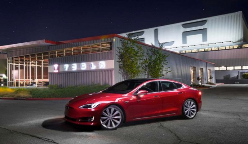 Tesla dodala rekordních 25 000 vozů za první čtvrtletí