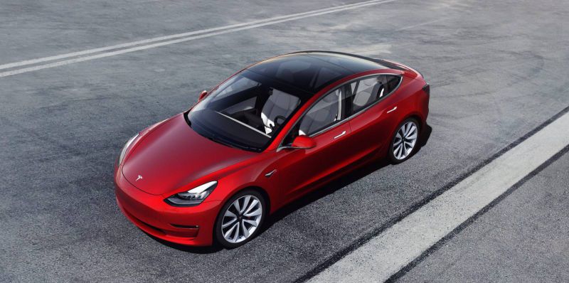 Tesla Model 3 míří do Austrálie a na Nový Zéland. Kdy se dočká Evropa?