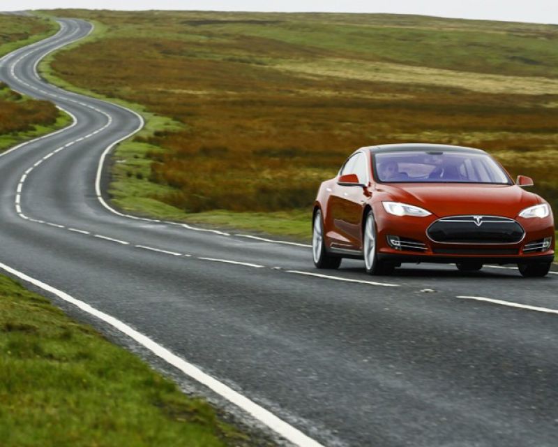 Tesla Motors startuje program na prodej ojetých vozů
