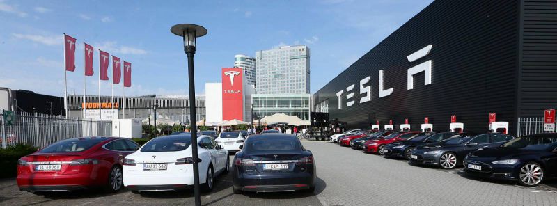 Tesla potřebuje zrychlit dodávky Modelu X, je pozadu s plánem