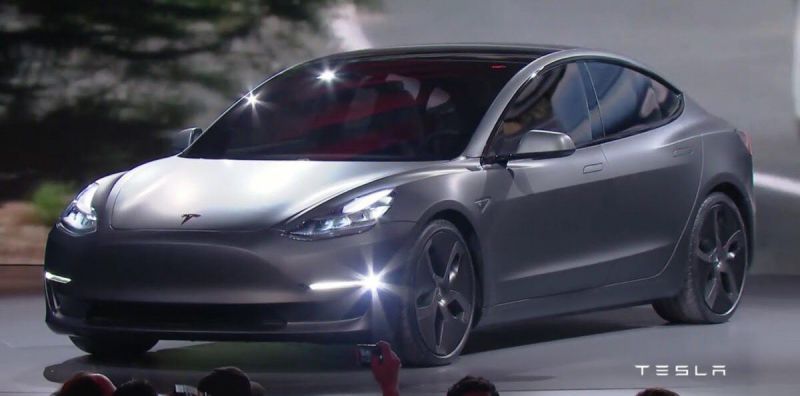 Tesla přerušuje výrobu, naveze linku na výrobu Modelu 3