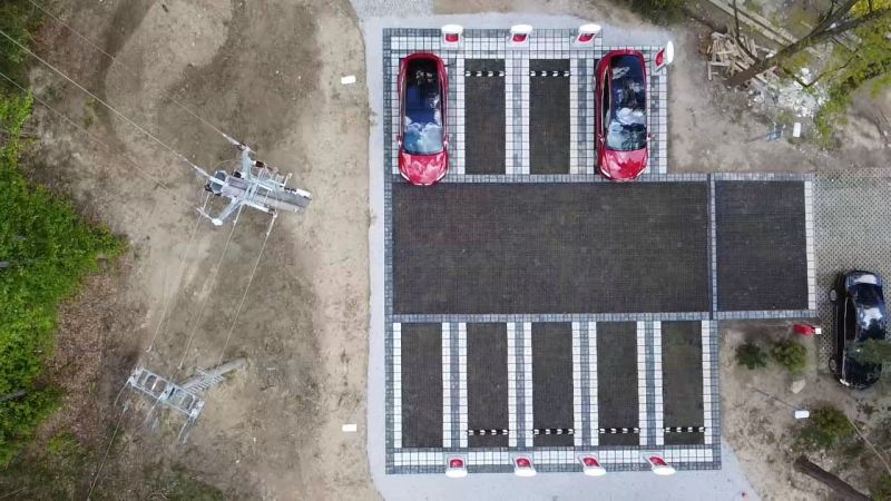 Tesla v ČR zprovoznila 3 nové nabíjecí stanice, jedna z nich je unikátní