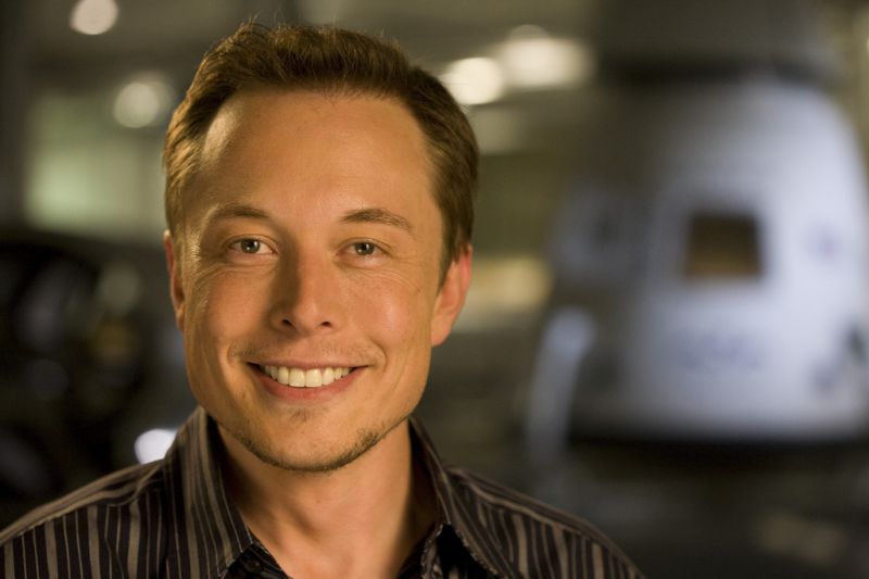 Teslu ani SpaceX už na Facebooku nenajdete. Elon Musk smazal profily svých společností