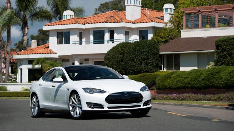 Top Picks 2015 Consumer Reports: Model S má první místo