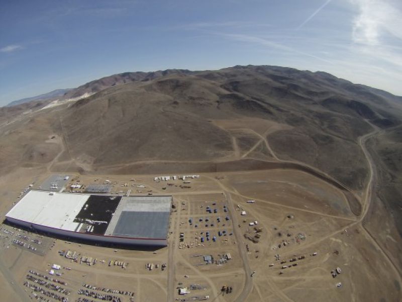 VIDEO: Jak roste Gigafactory?
