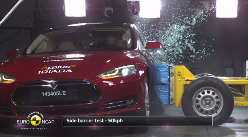 VIDEO: Model S v crash testech 2014