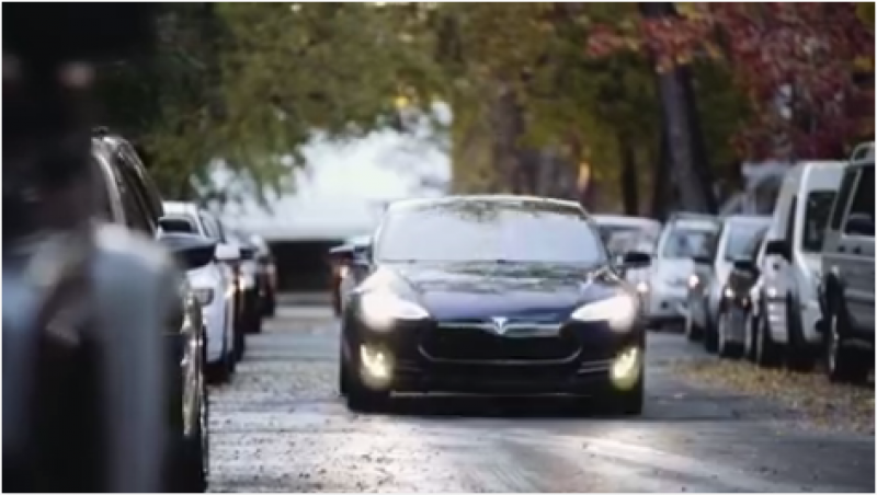 VIDEO: Proč se ještě někdy trápit s podélným parkováním?