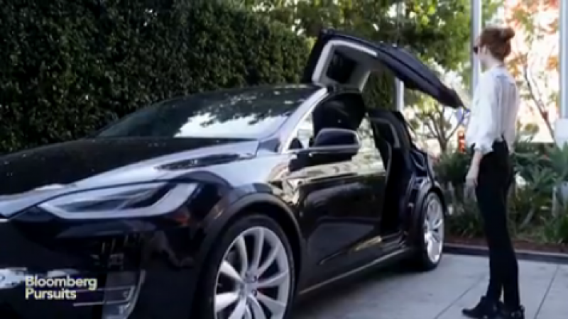 VIDEO: Tesla Model X mini recenze