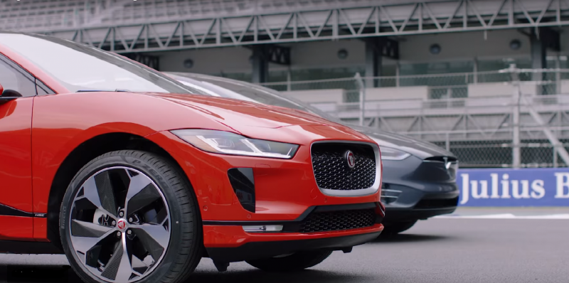 Video: Zajímavý souboj mezi Teslou Model X a Jaguarem I-Pace