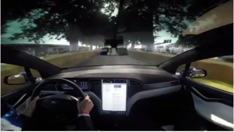 VIDEO: Zažijte rychlost Tesla Model X