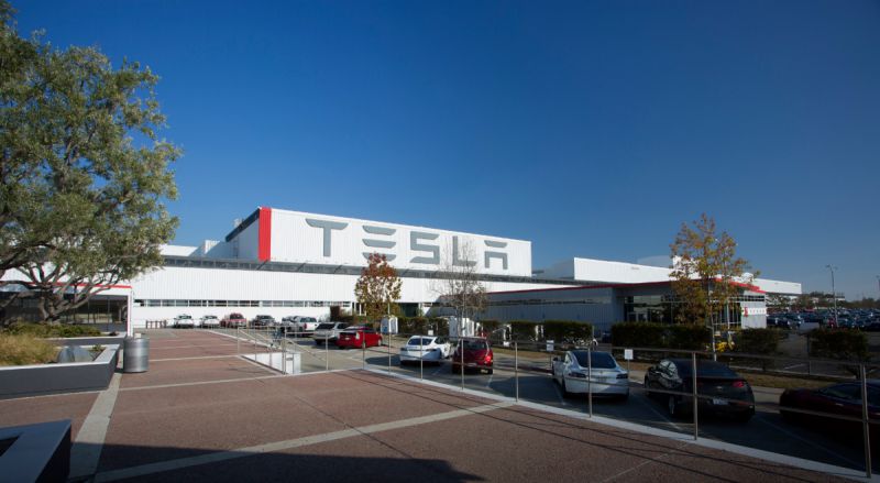 Vylepšení továrny Tesla