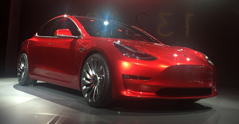 Vyrobí Tesla 300 prototypů Modelu 3? 
