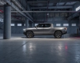 b-rivian_r1t_side_view